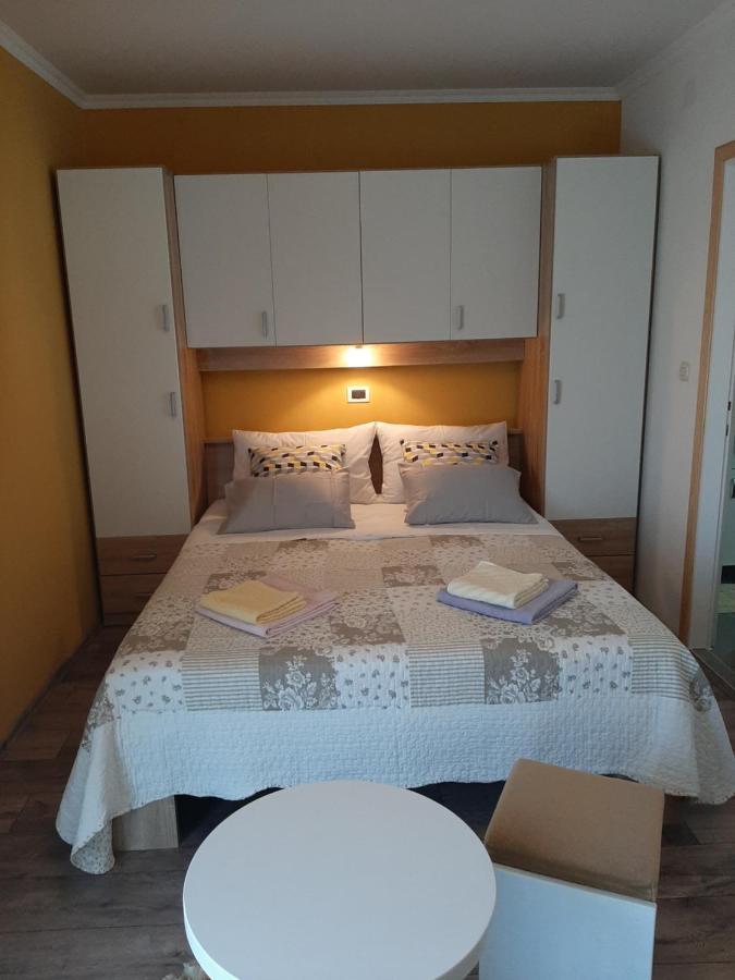 Rooms Neda Rab Town Exterior foto